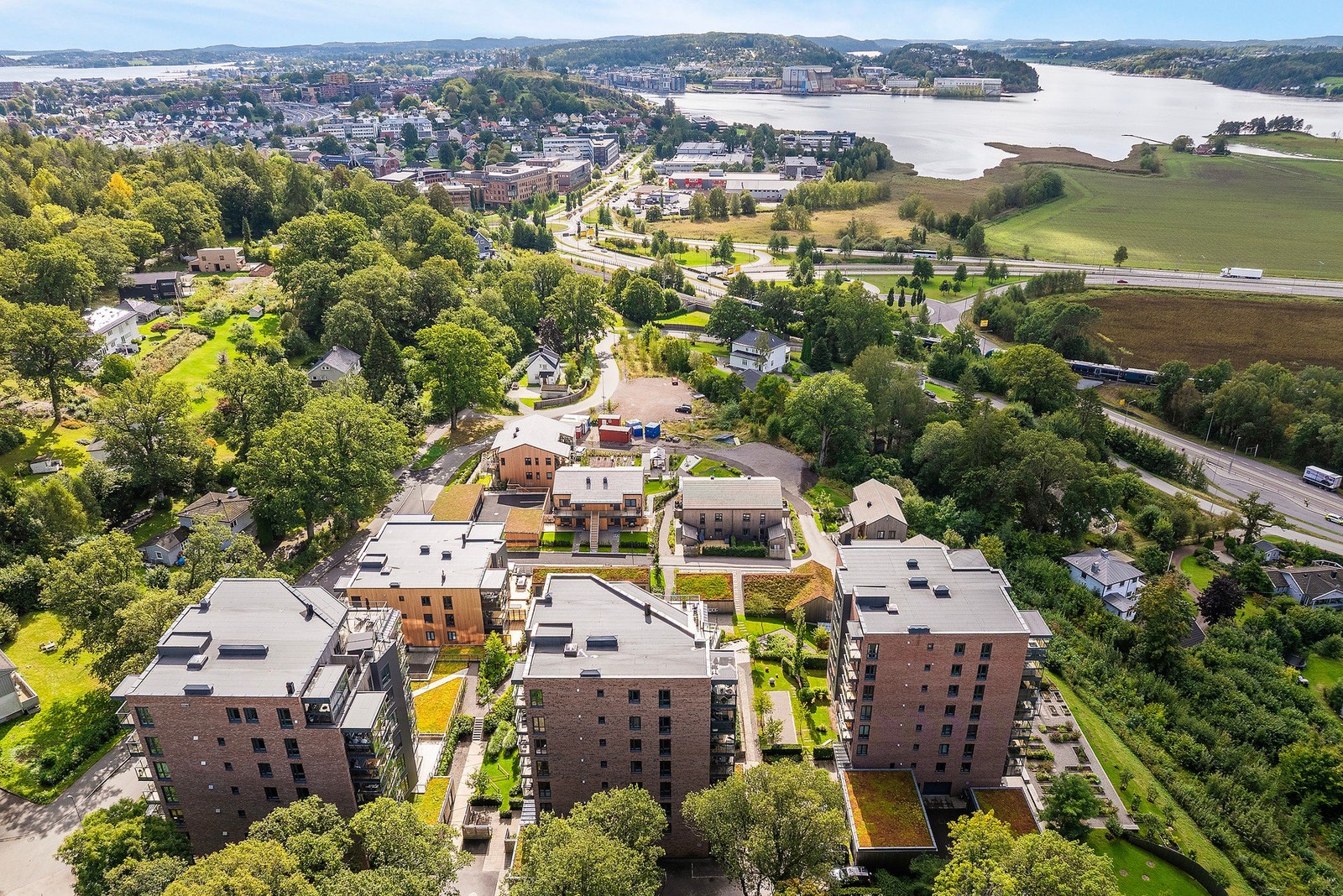 EIE eiendomsmegling v/Robert Hoff ønsker velkommen til denneflotte leiligheten i Kjellengveien 40 Galleribilde