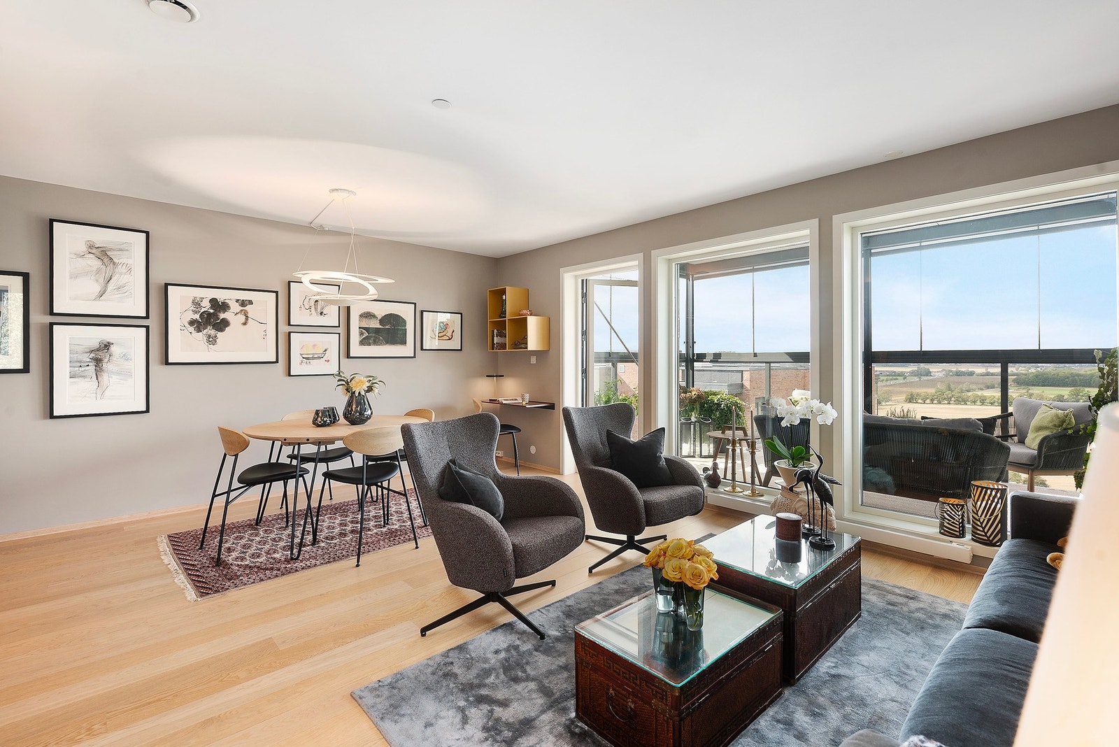 Drømmer du om en bolig som kombinerer moderne komfort med det lille ekstra? Galleribilde