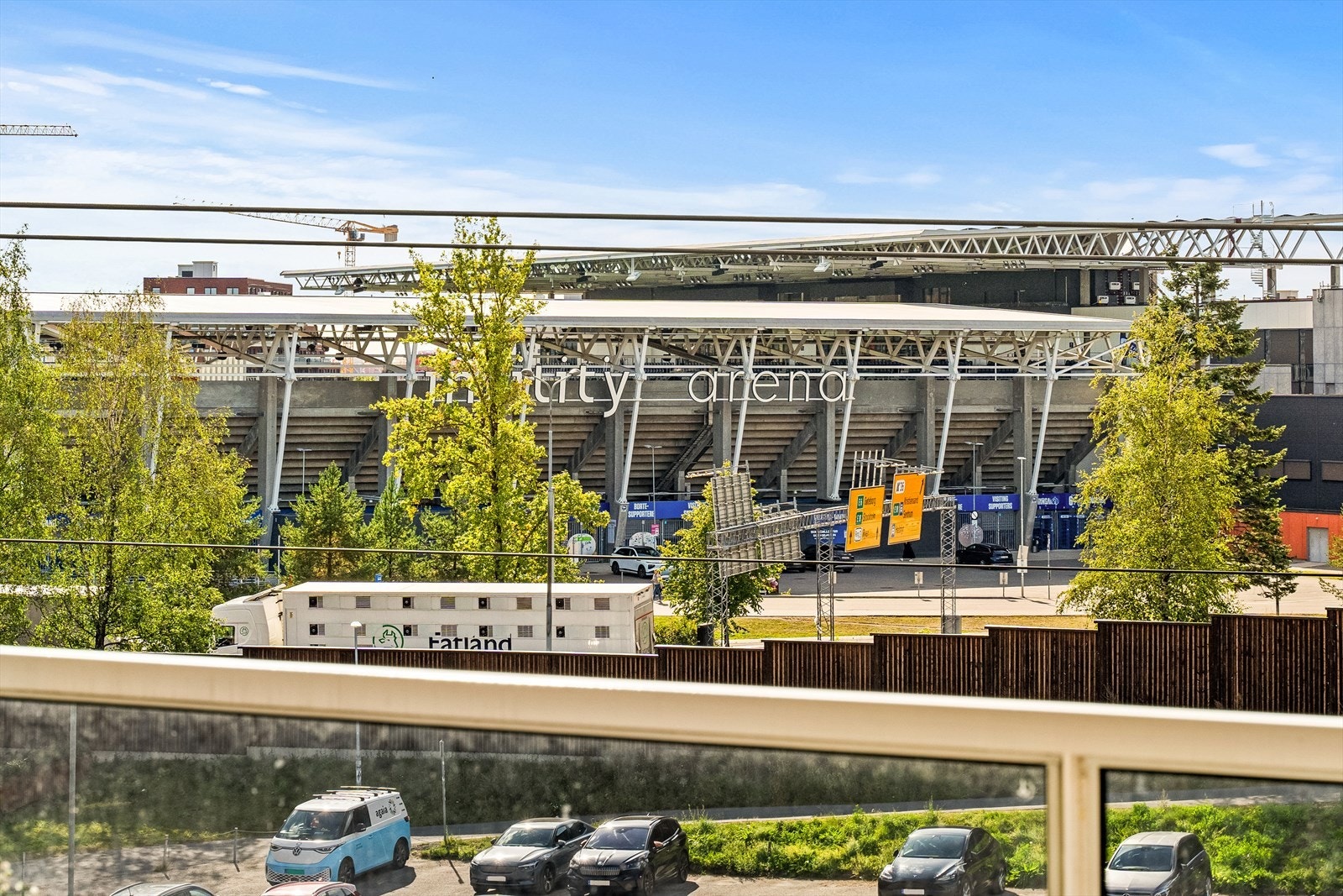 Balkongen har en flott utsyn over Intility Arena. Galleribilde