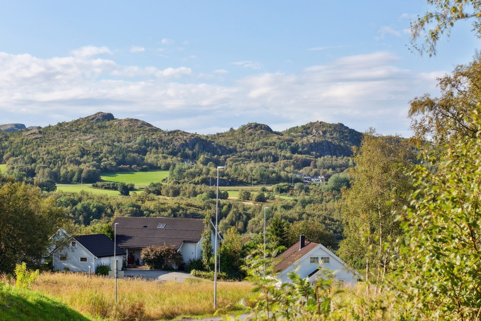 Kort vei til flotte turområder og Kottengsvatnet. Galleribilde
