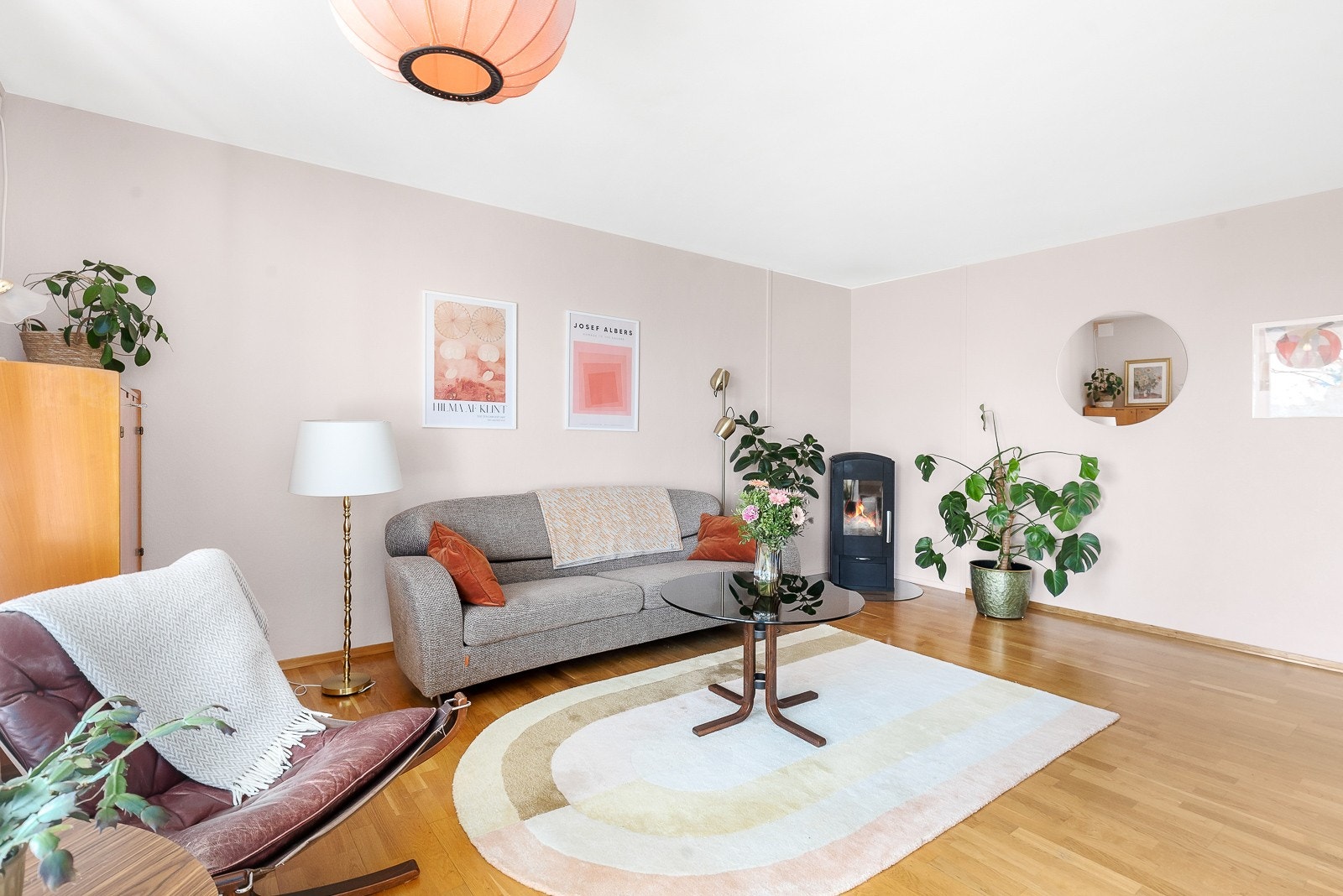 Vedovnen på stuen er stemningsskapende og byr også på god varme på kalde vinterdager. Galleribilde