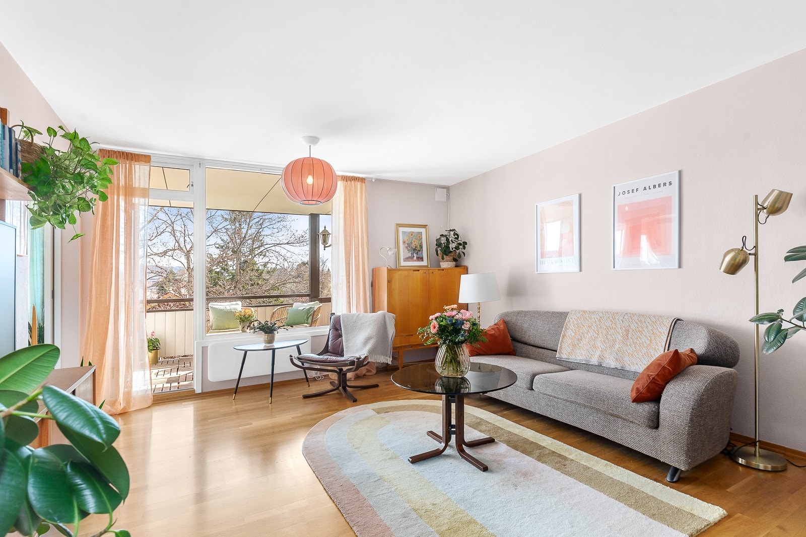 Velkommen til Lillebergvegen 12C. En stor og luftig 4-roms leilighet beliggende på attraktive Tyholt! Galleribilde