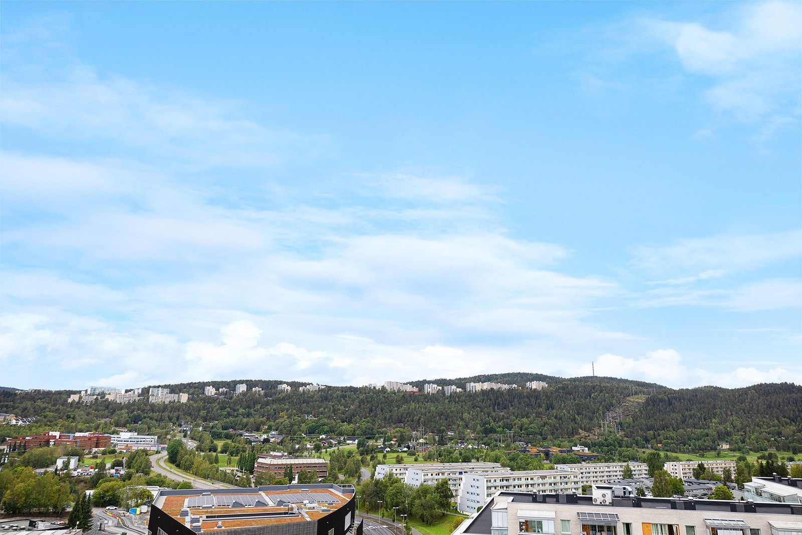 Ali Hashmi ved din lokale eiendomsmegler EIE Stovner har gleden av å presentere Stovner Senter 1! Galleribilde