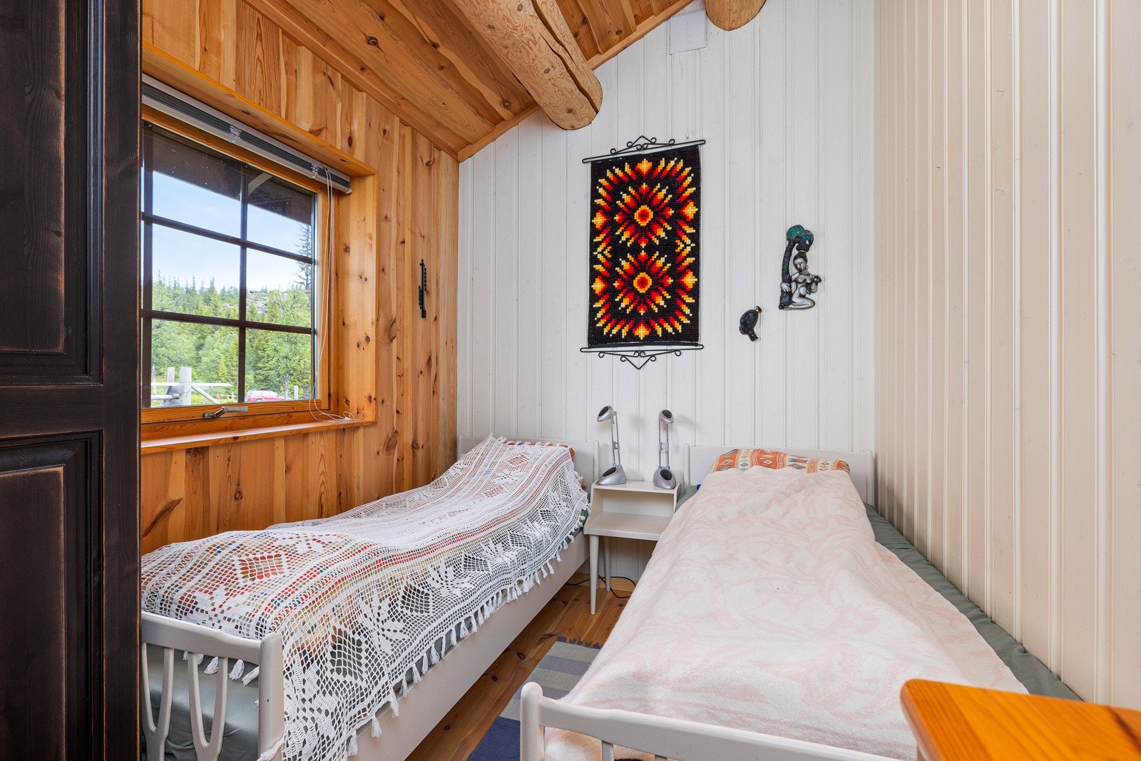 Hytta har 4 gode soverom, 2 i hver etasje. Galleribilde