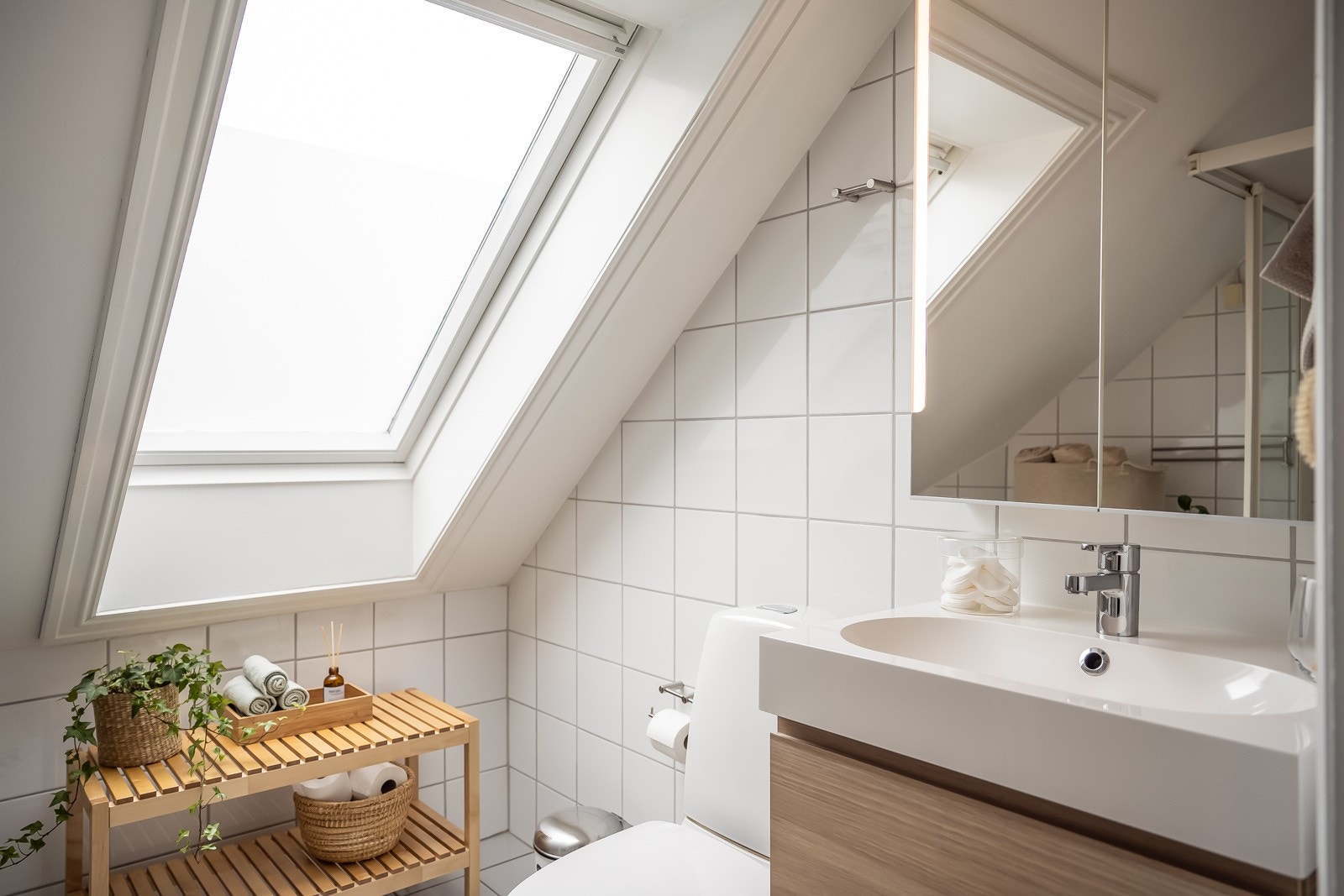 Flislagt baderom på 4 kvm. med opplegg for vaskemaskin. Galleribilde