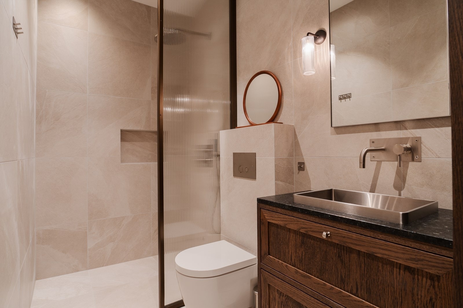 Boligen har to fullverdige bad som begge ble rehabilitert i 2024 Galleribilde