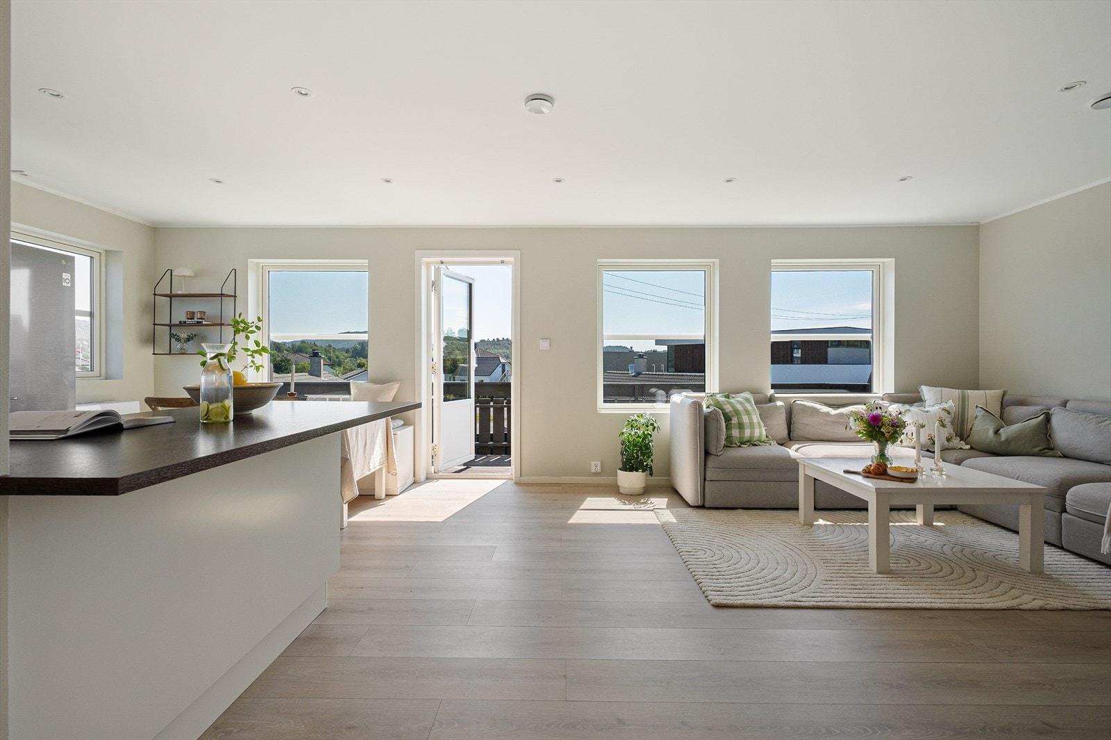 - Boligen har et BRA-i på 203m² fordelt over 2 plan - Galleribilde