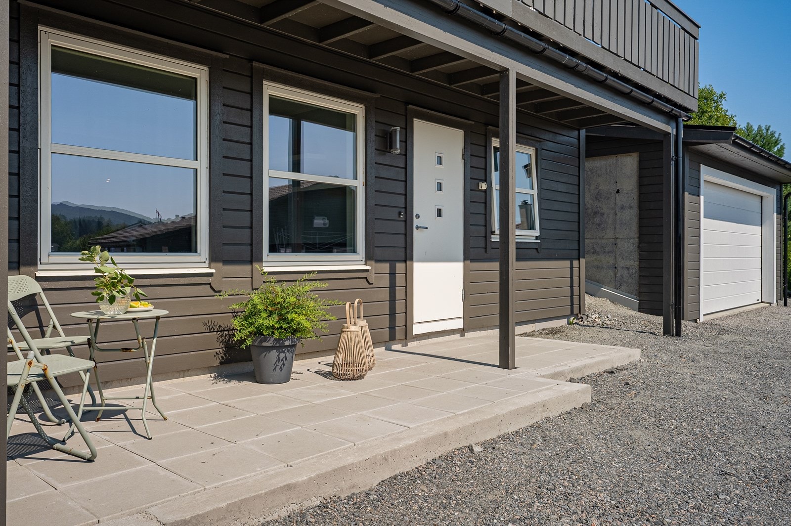 - Inngangsparti ved hybel - Galleribilde