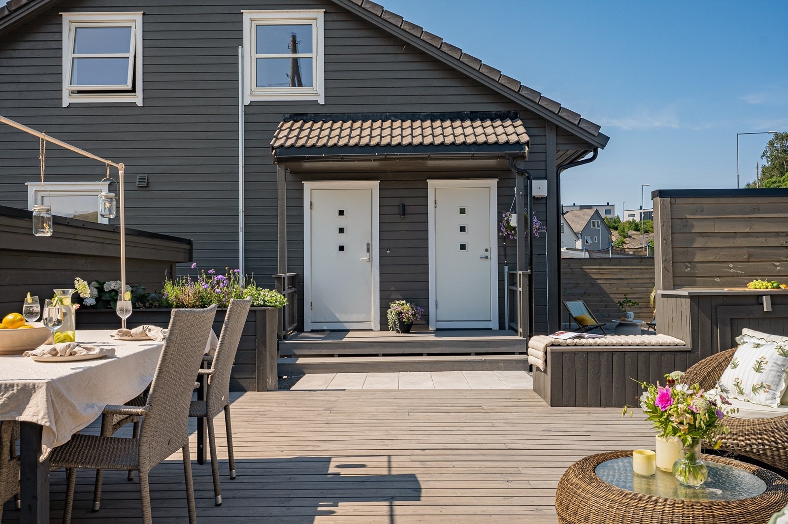 - Merk at du har inngangsdør både til hall og vaskerom - Galleribilde