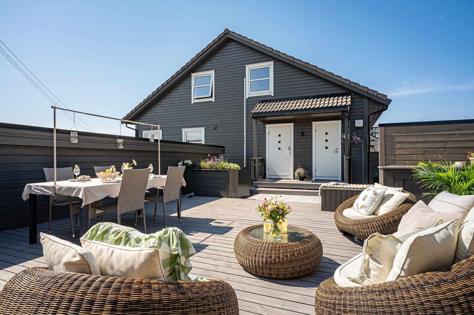 - Praktisk og familievennlig planløsning med bla. 3 soverom, 2 stuer og vaskerom i hoveddel - Galleribilde