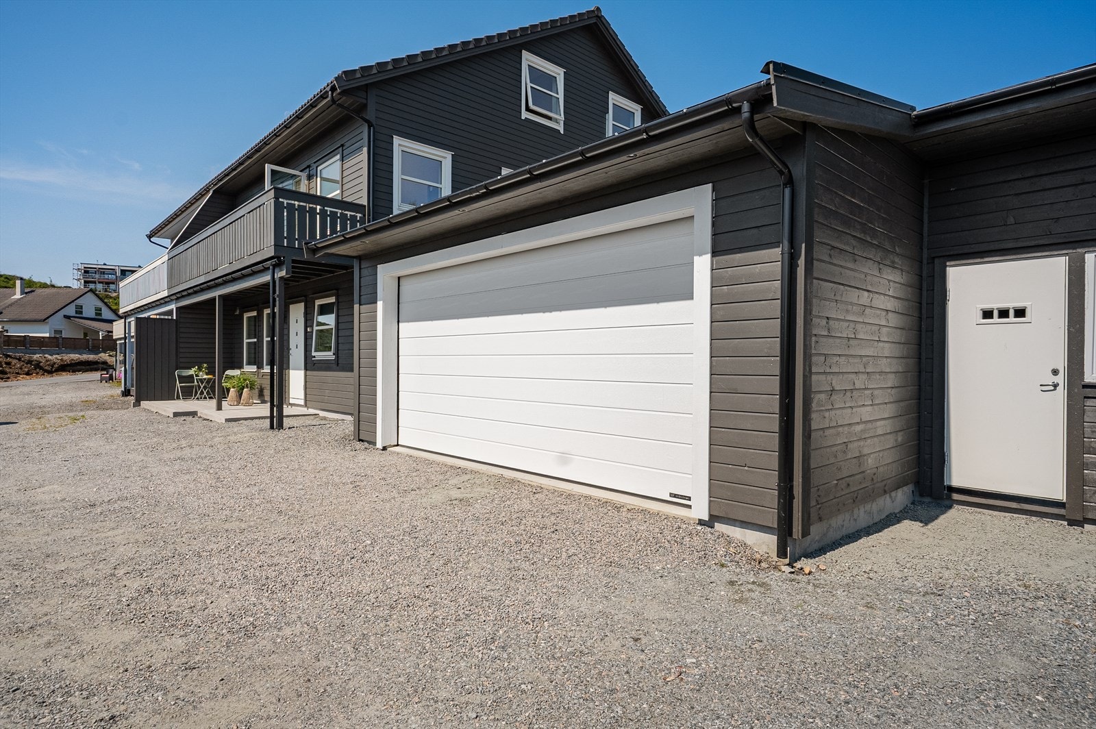 - Gode parkeringsmuligheter i dobbelgarasje - Galleribilde