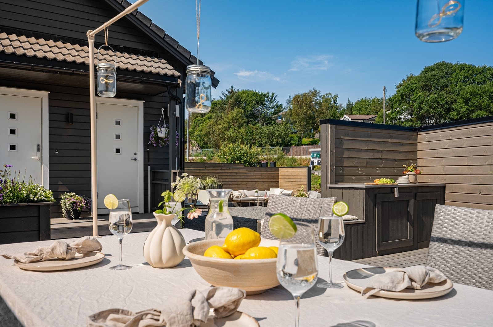 - Selger opplyser om sommersol her fra morgen til ca. kl. 22 - Galleribilde