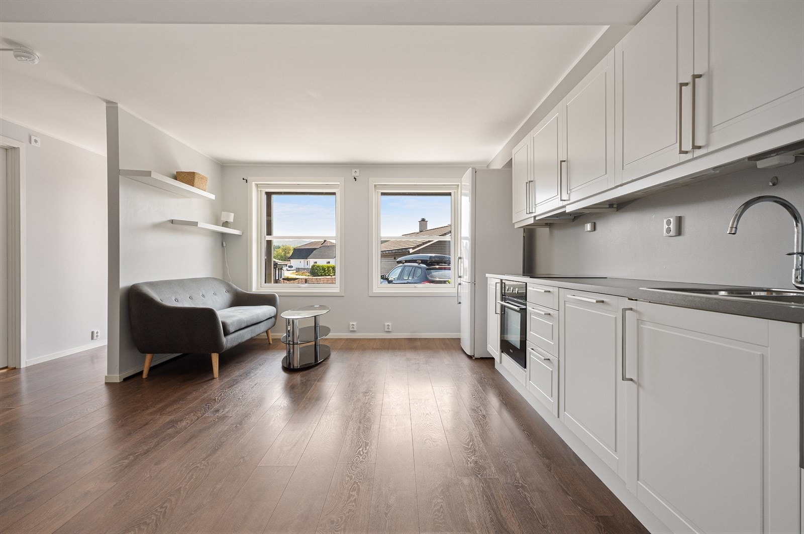 - Entré/stue/kjøkken måler 24,8m² - Galleribilde