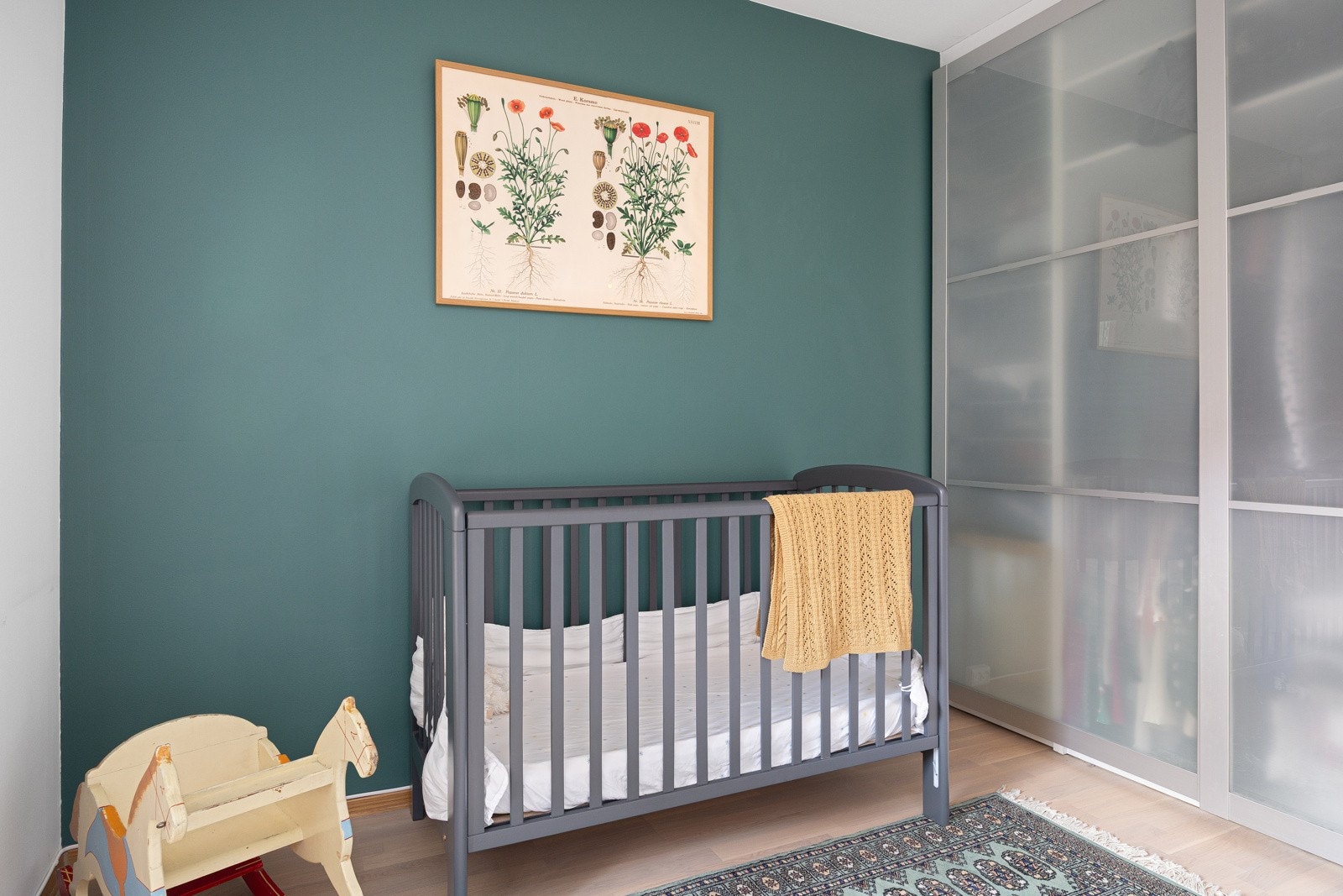 - Stor skyvedørsgarderobe medfølger - Galleribilde