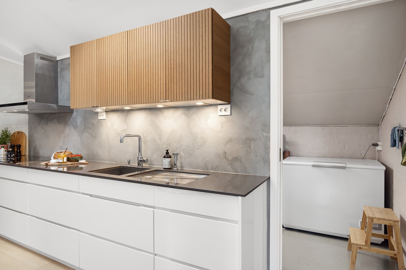 - Inngang til intern bod med el.uttak (til ekstra fryser etc) - Galleribilde