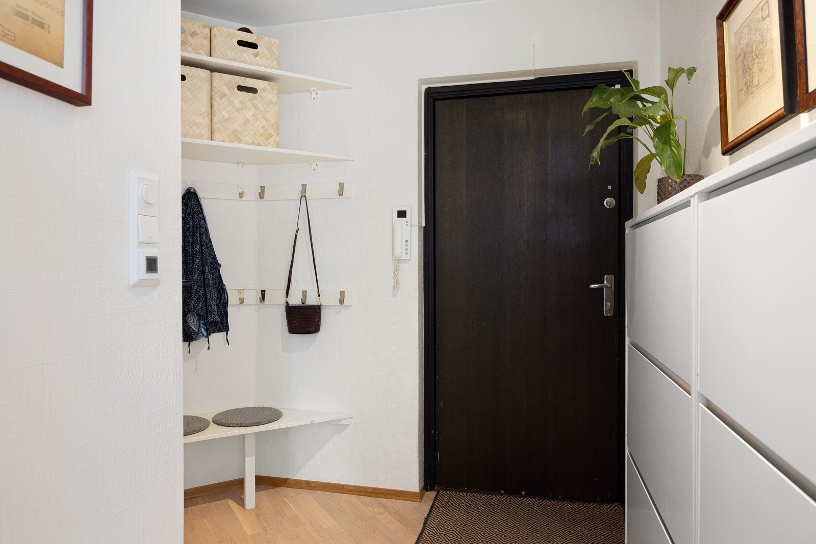 - Dør mot fellesareal er brannklassifisert med sikkerhetslås - Galleribilde