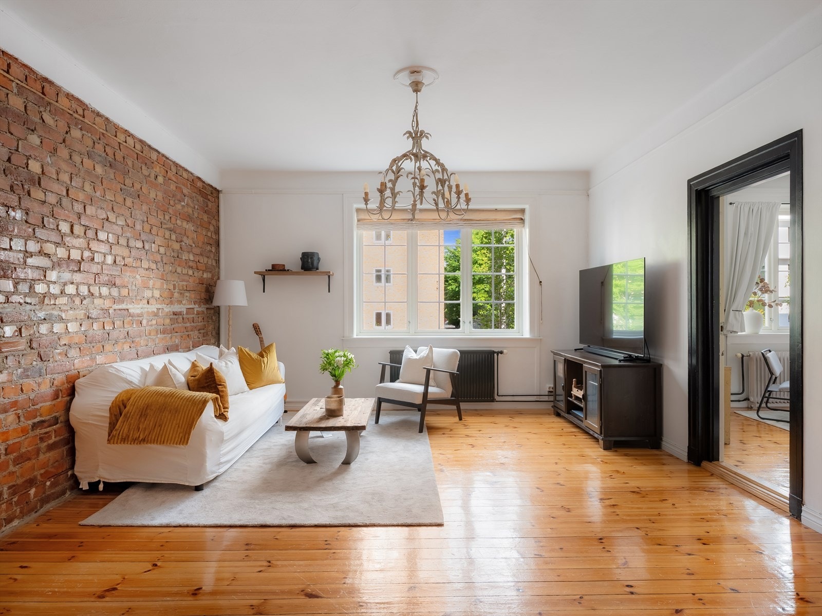 Vinduene slipper inn rikelig med naturlig lys. Galleribilde