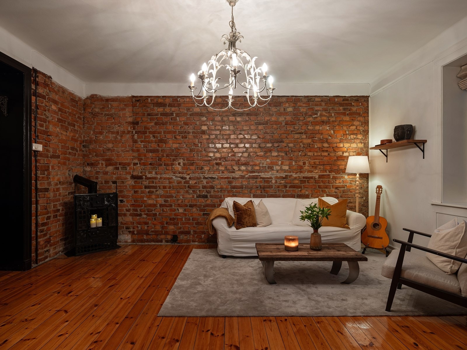 Varmtvann og fyring er inkludert i felleskostnadene. Galleribilde