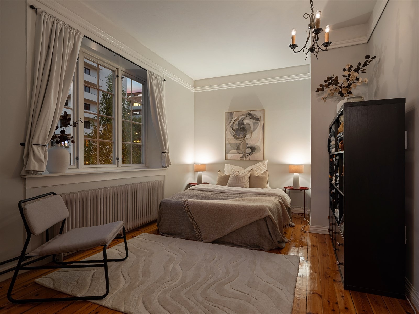 Gode muligheter for garderobeløsning. Galleribilde