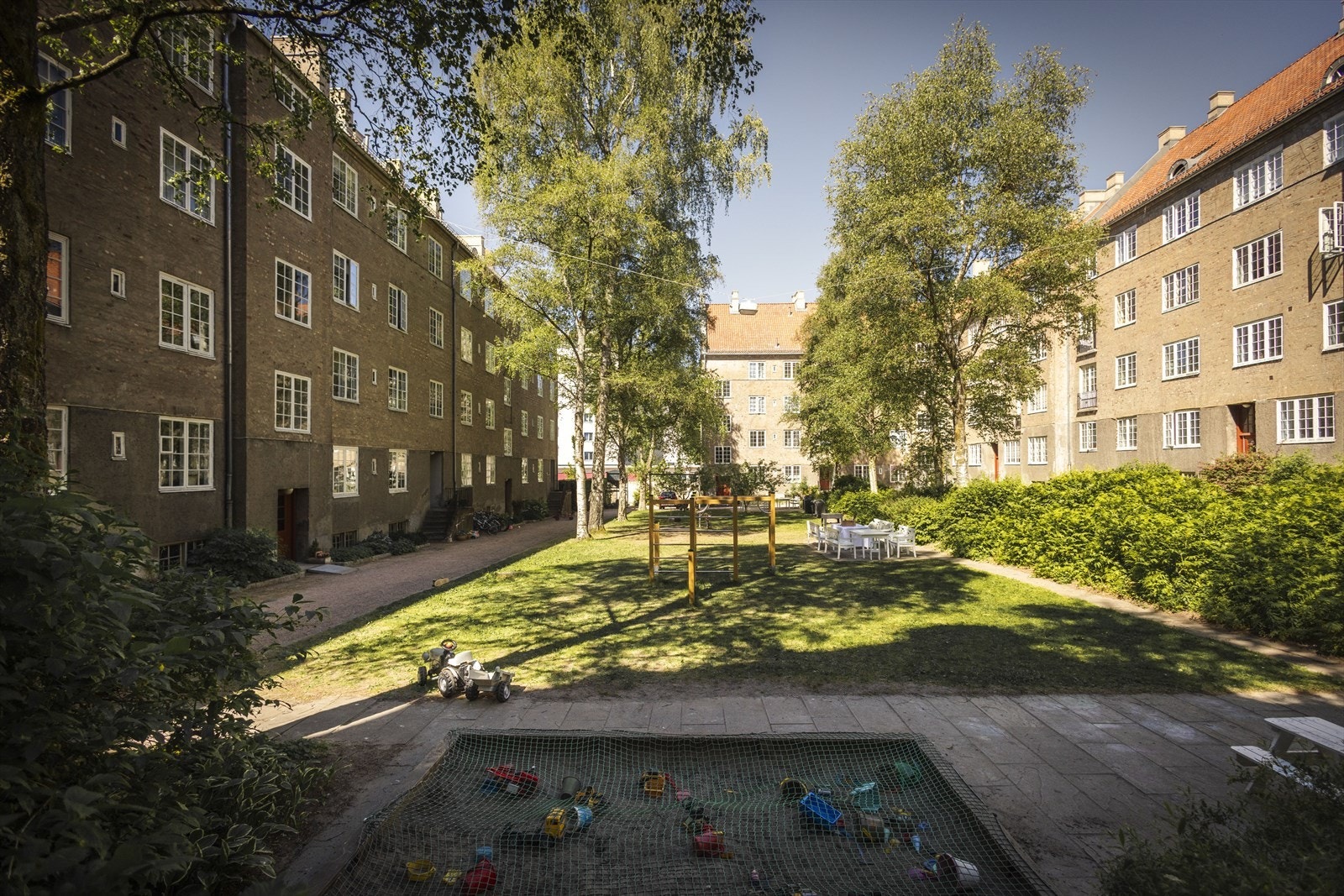 Fagerborg er en oase i byen året rundt. Om våren er det flotte trær i full blomst, om sommeren er det blomster og grønt over alt. Galleribilde
