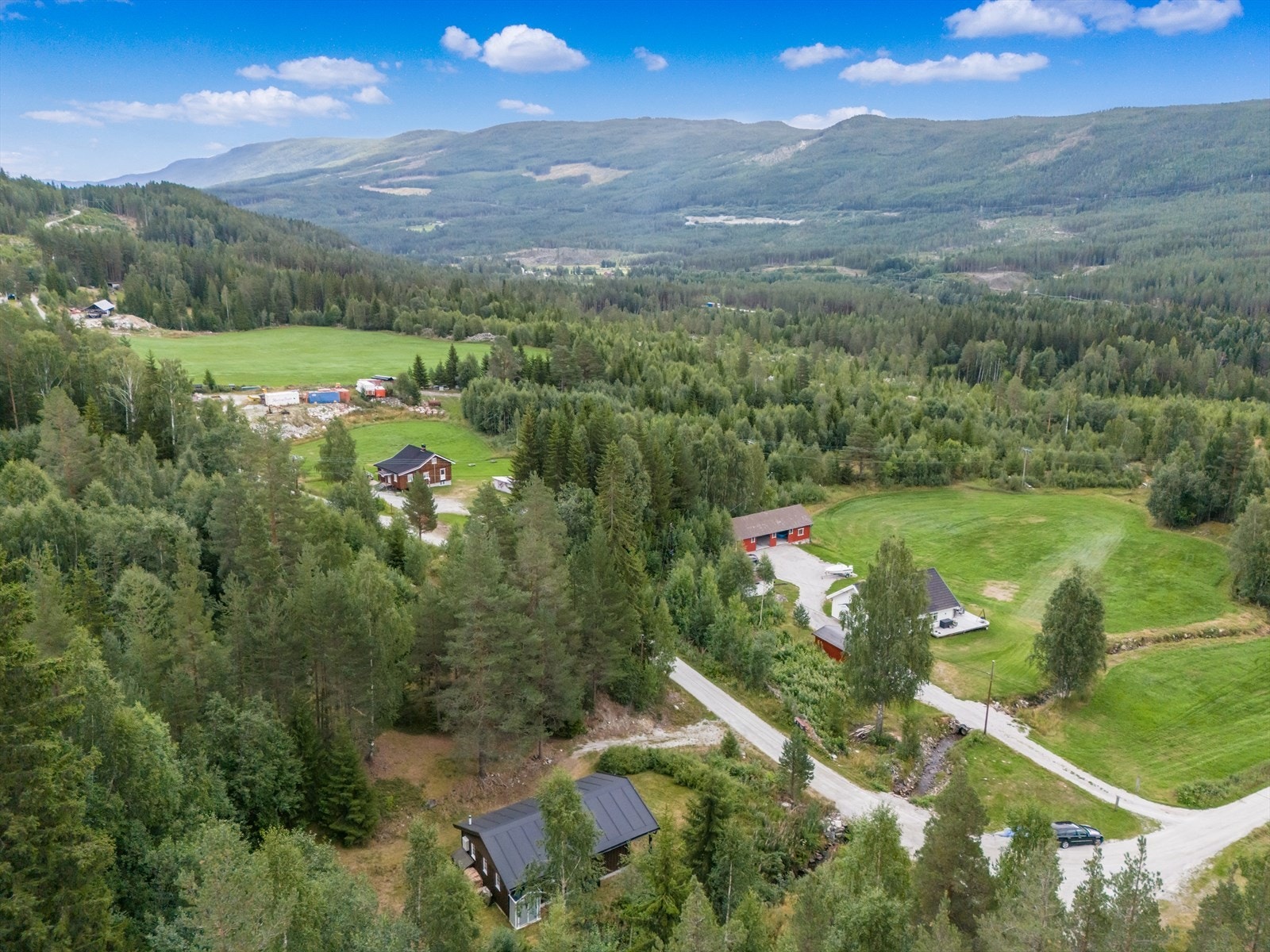 Hytta ligger ca. 3,3 km fra Torpo sentrum Galleribilde