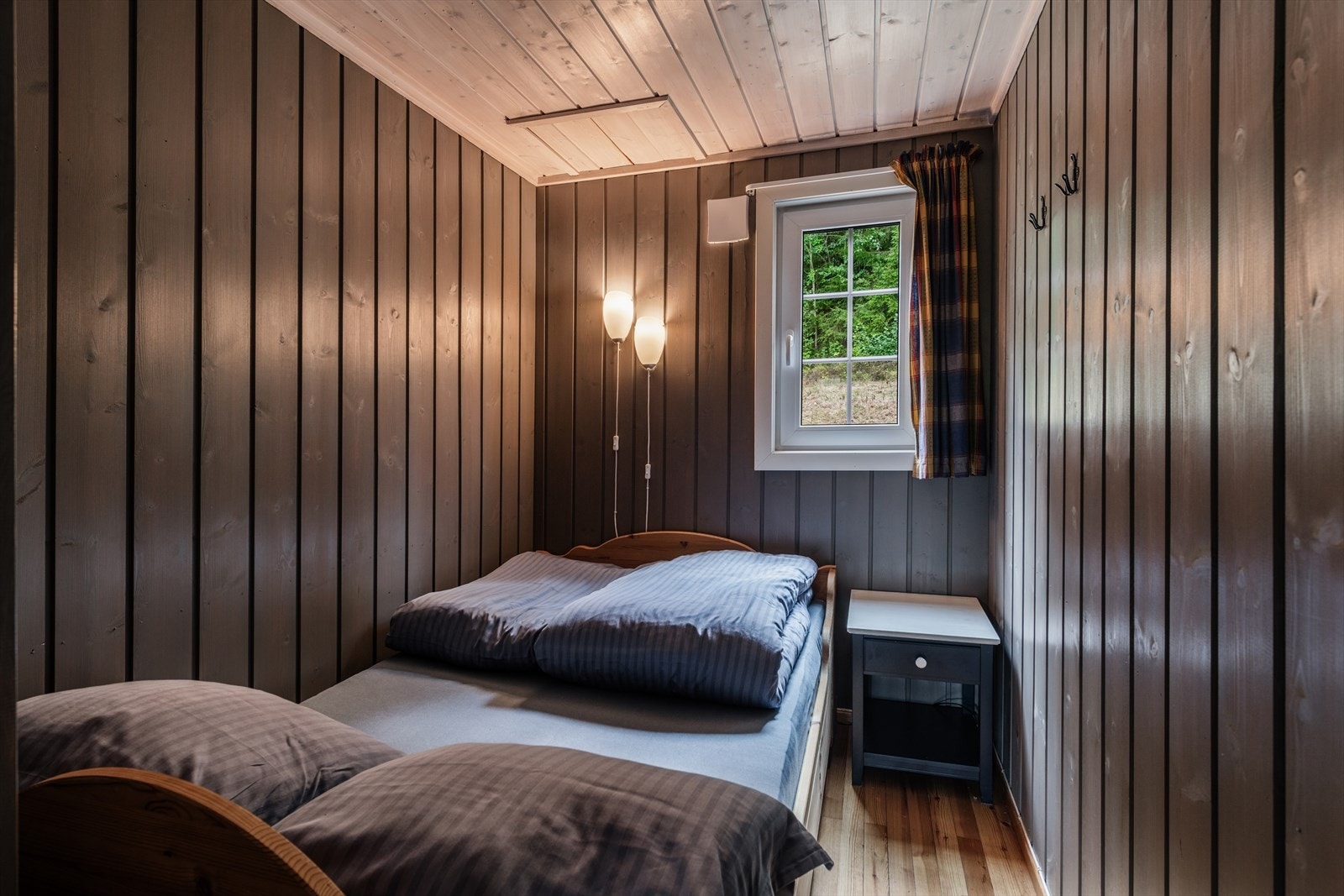 Det er to soverom i hytta. Soverom 1. Galleribilde