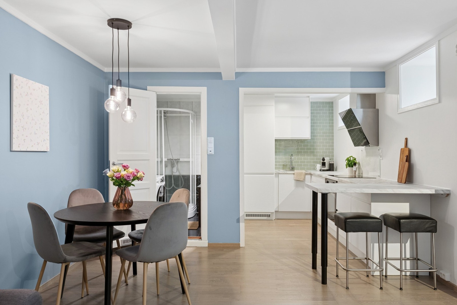 En stilig 2-roms selveierleilighet med diverse oppgraderinger! Galleribilde