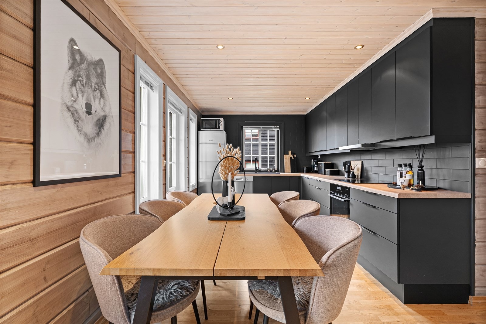 Spisestue/kjøkken Galleribilde