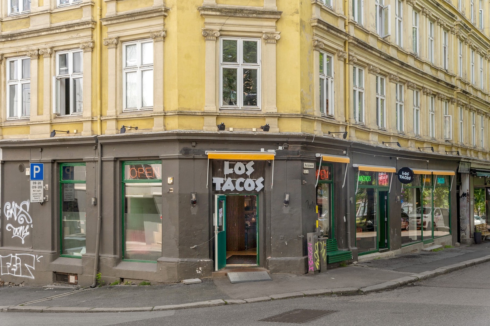 Los Tacos på Alexander Kiellands plass med solrik uteservering og en av byens billigste pils. Galleribilde