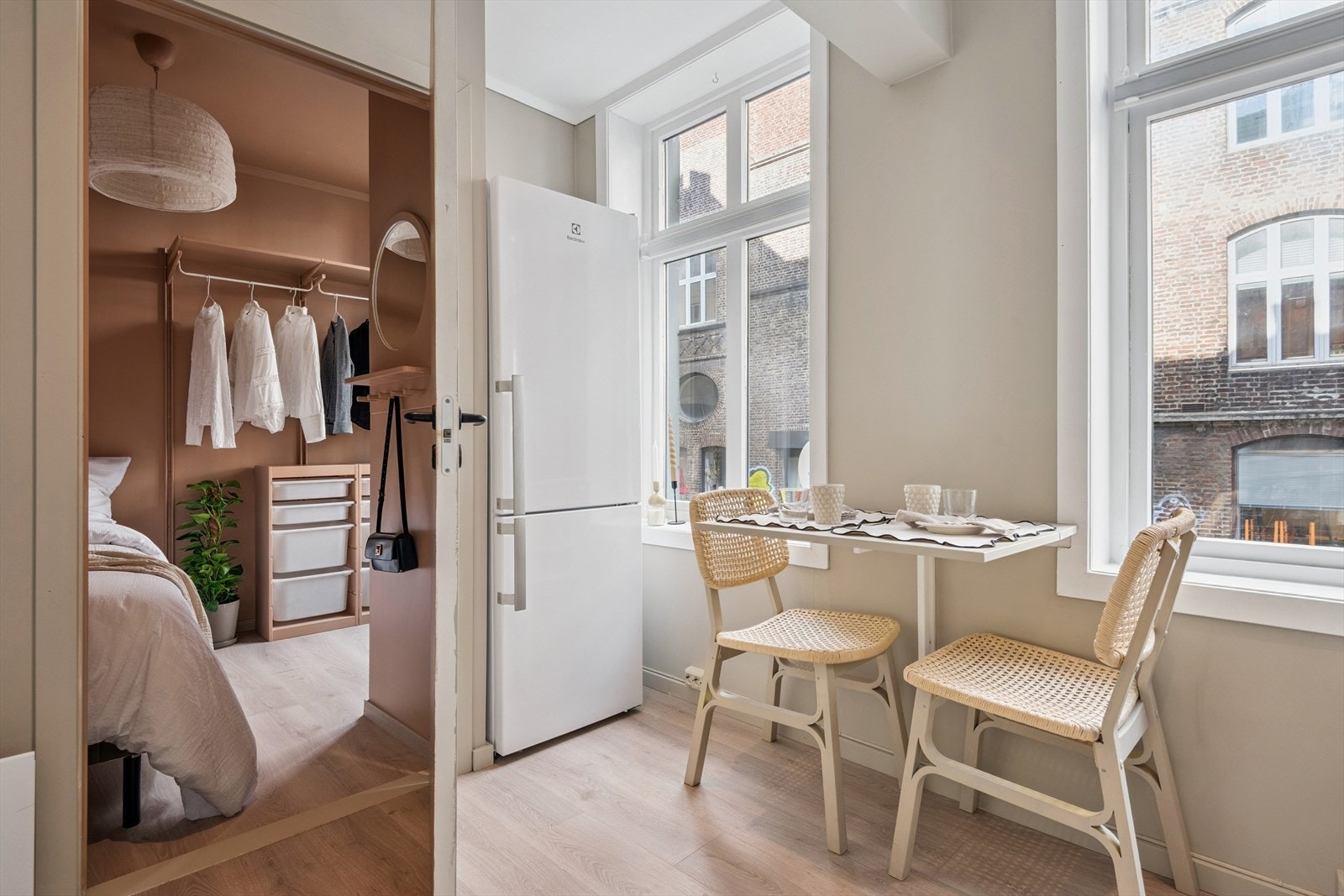 Fra stue er det inngang til trivelig soverom Galleribilde