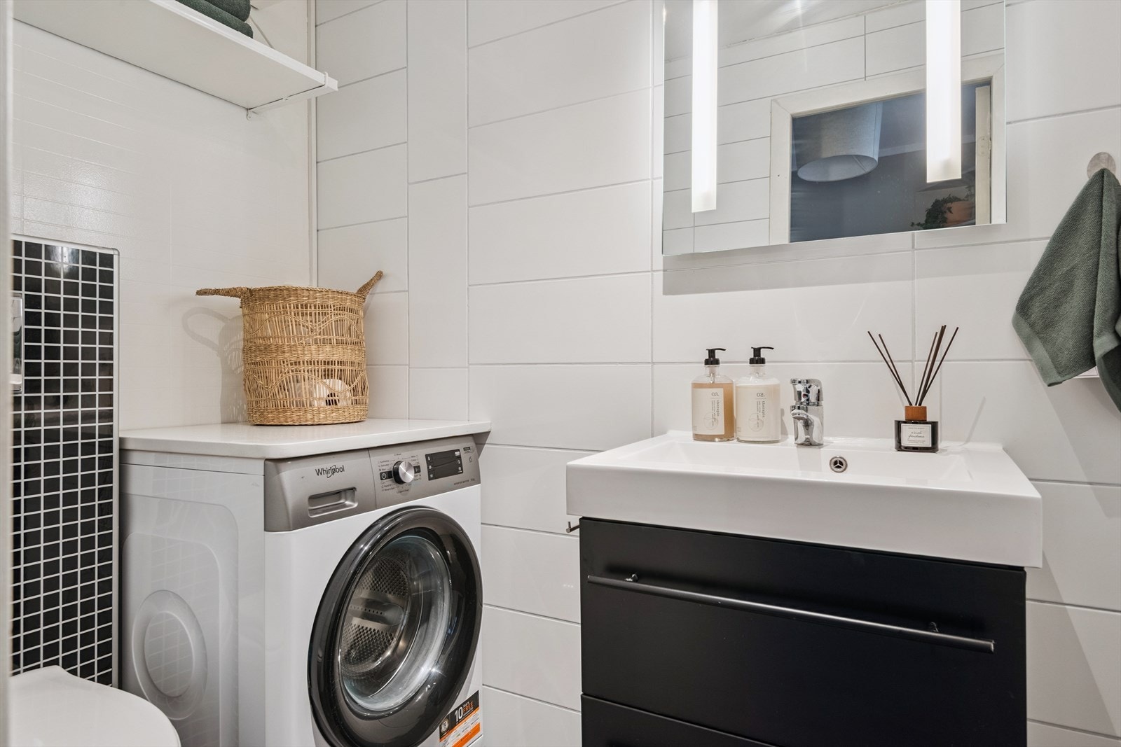 Det er varme i gulv og opplegg for vaskemaskin Galleribilde