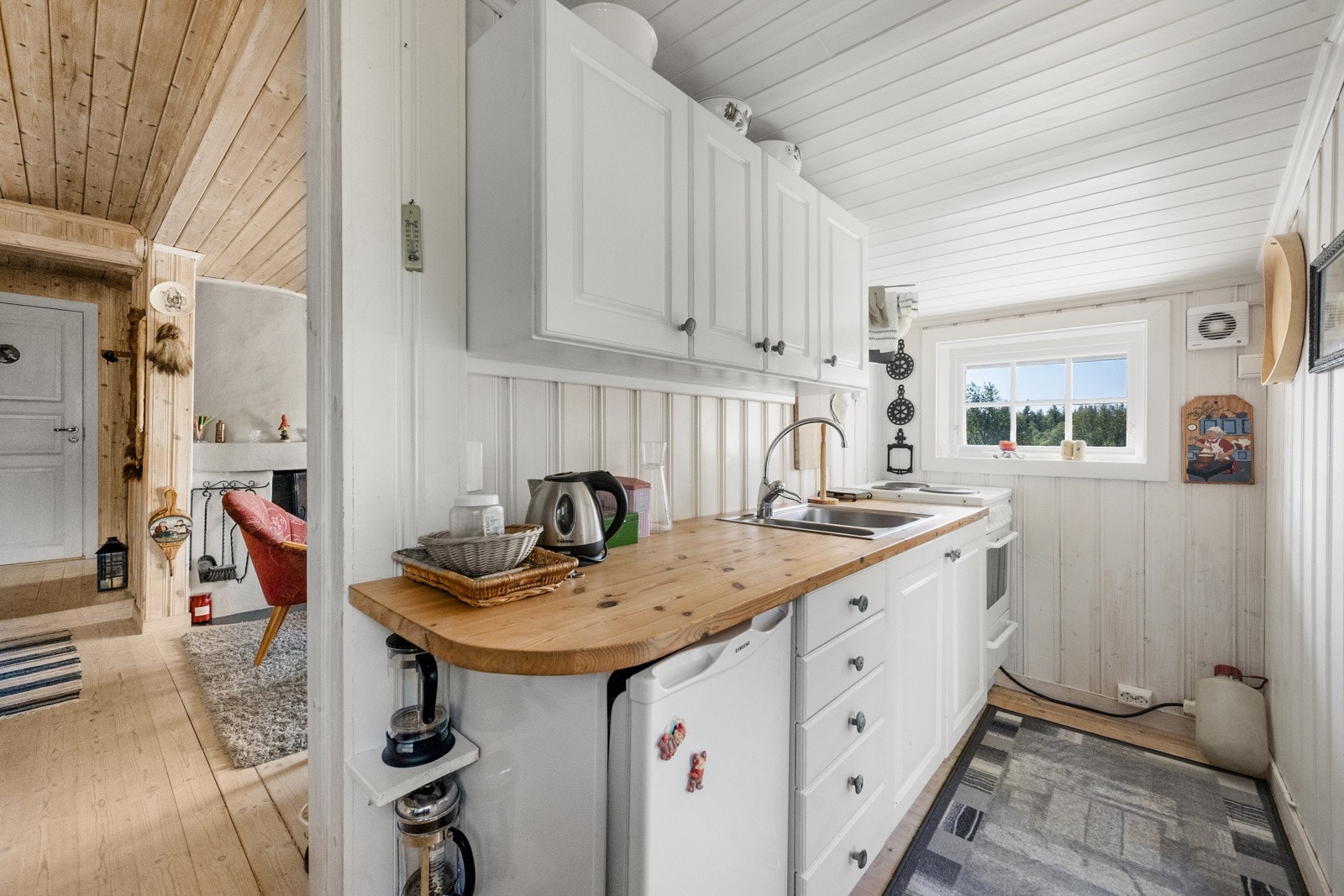 Velholdt hytte med standard fra ca. år 2000, da eiendommen ble omfattende ombygget og modernisert Galleribilde