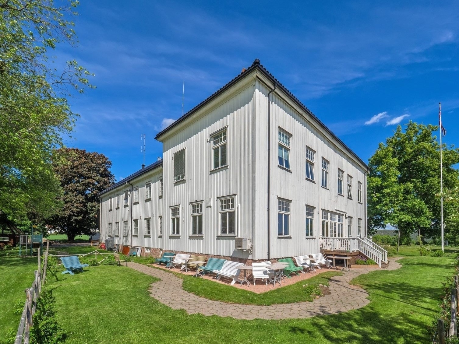 Gangavstand til Frøken Berntsen. Galleribilde