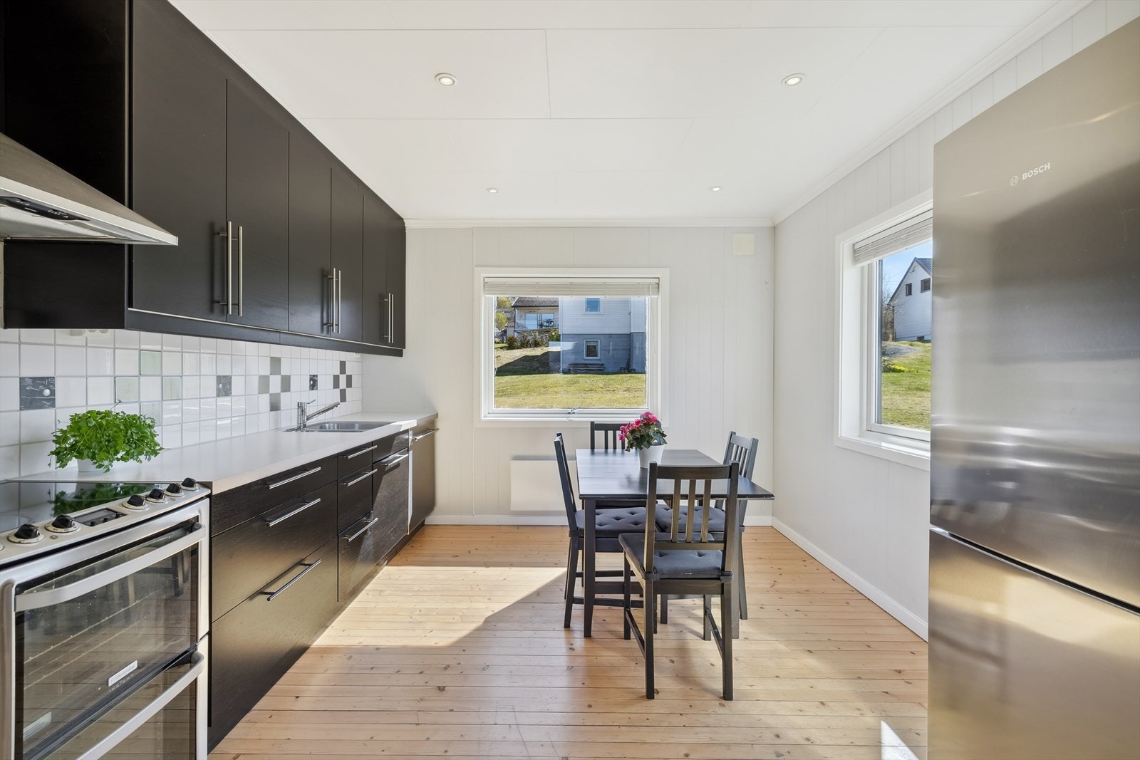 Mulighet for spiseplass på kjøkken Galleribilde