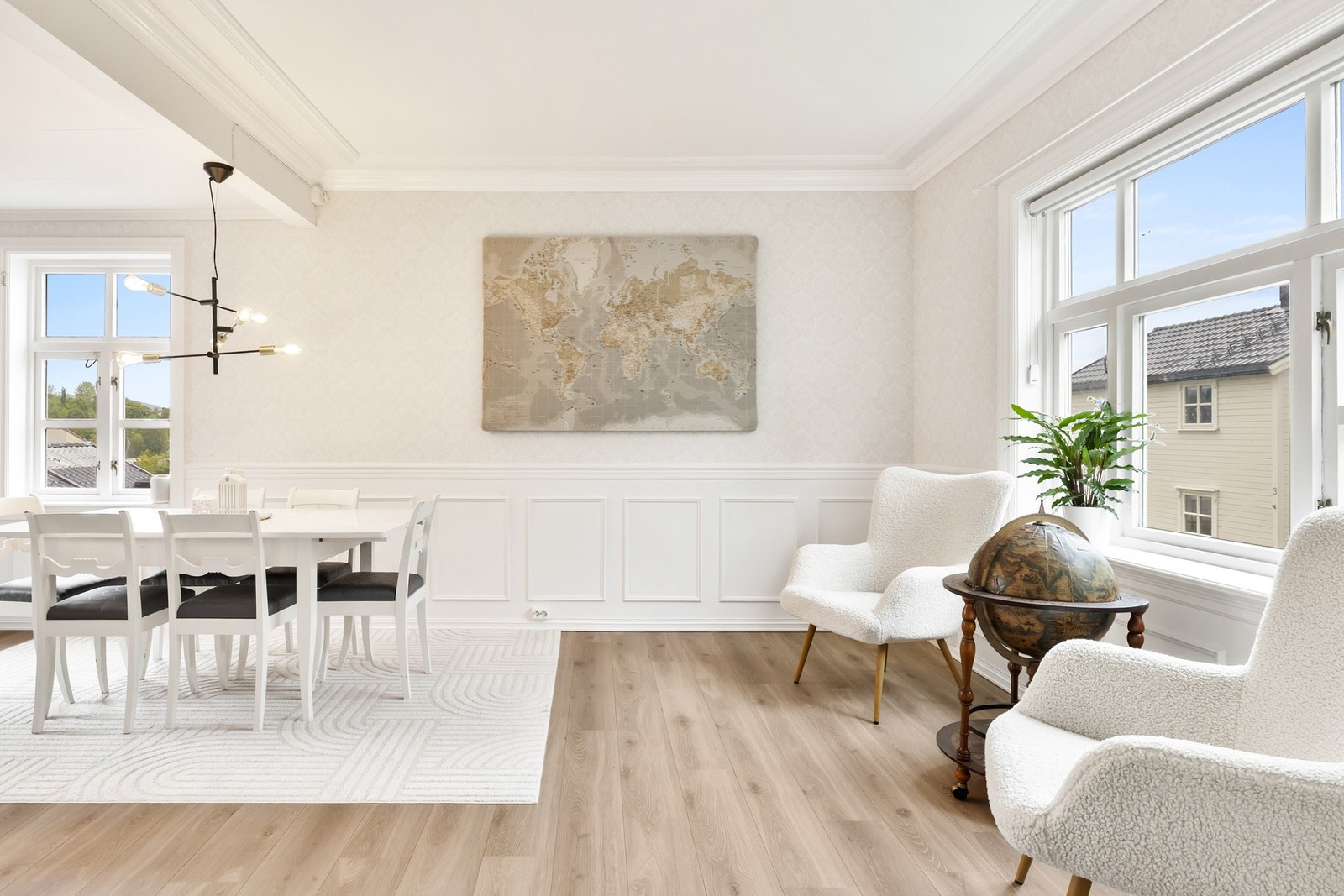 Innbydende bolig med en flott kombinasjon av klassisk sjarm og moderne komfort Galleribilde