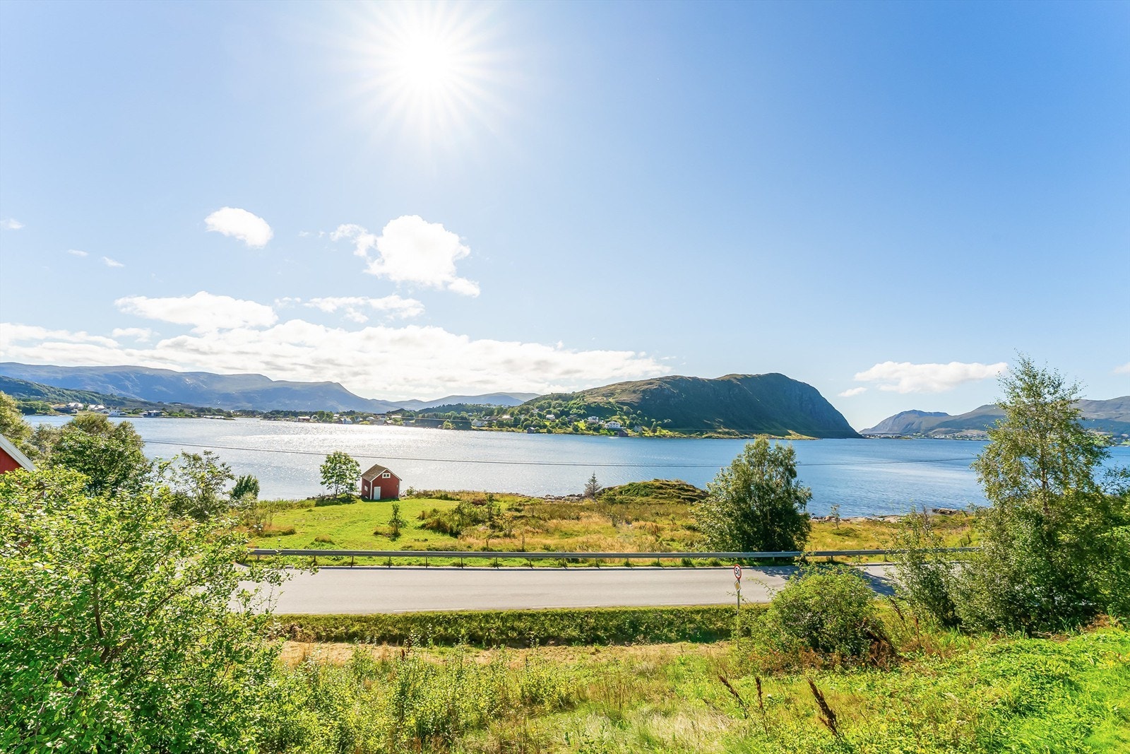 Nydelig utsikt fra eiendommen. Galleribilde