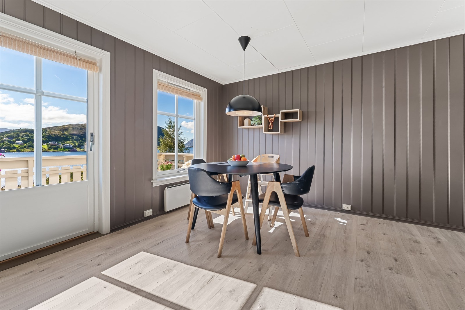 Spisestue. Galleribilde