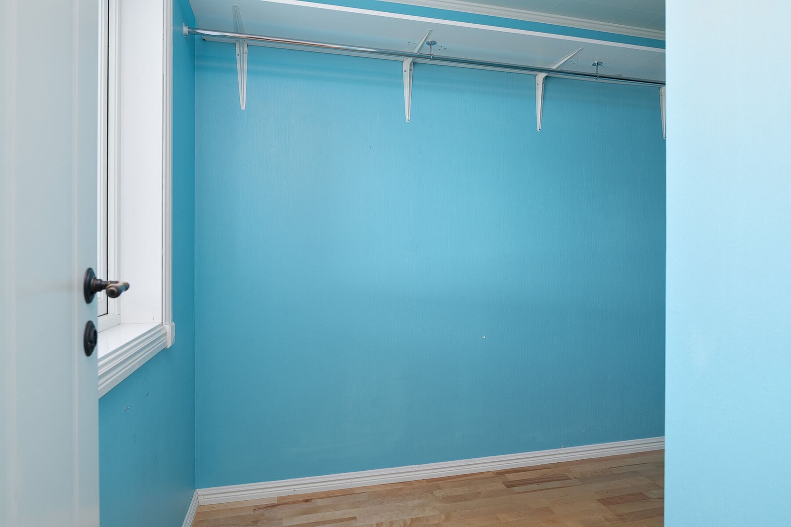 Soverom 1 benyttes i dag som walk-in-closet. Galleribilde