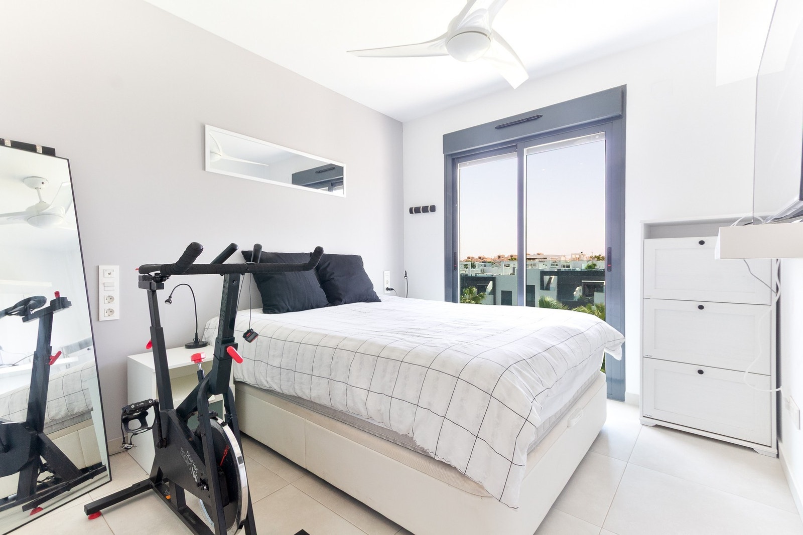 Spaniamegler1 har eget advokatkontor som sikrer kjøpsprosessen Galleribilde