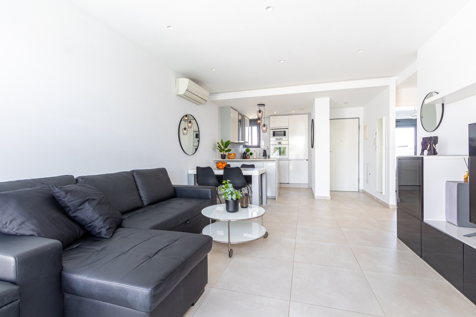 Spaniamegler1 har eget advokatkontor som sikrer kjøpsprosessen Galleribilde