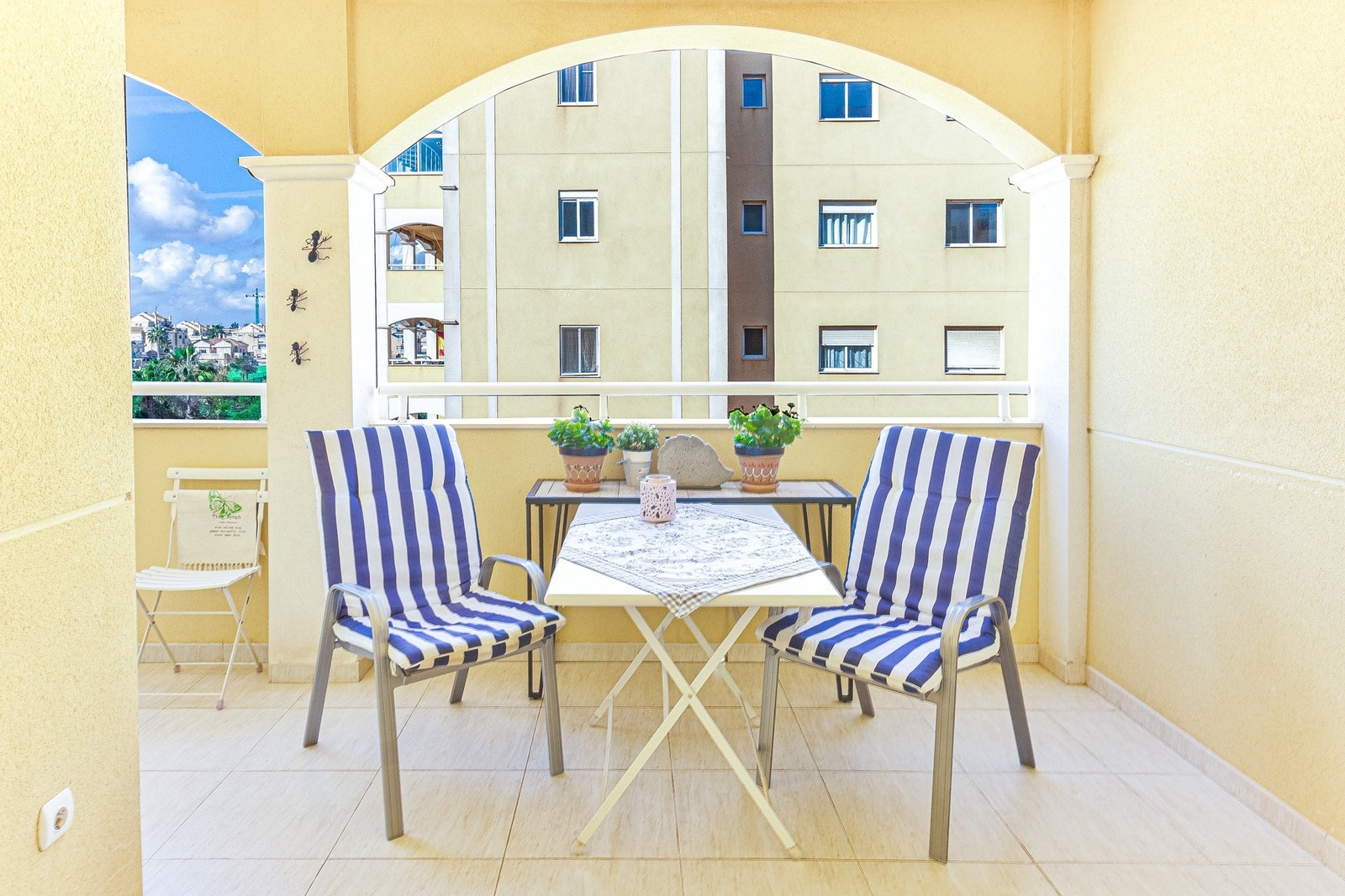 Spaniamegler1 har eget advokatkontor som sikrer kjøpsprosessen Galleribilde