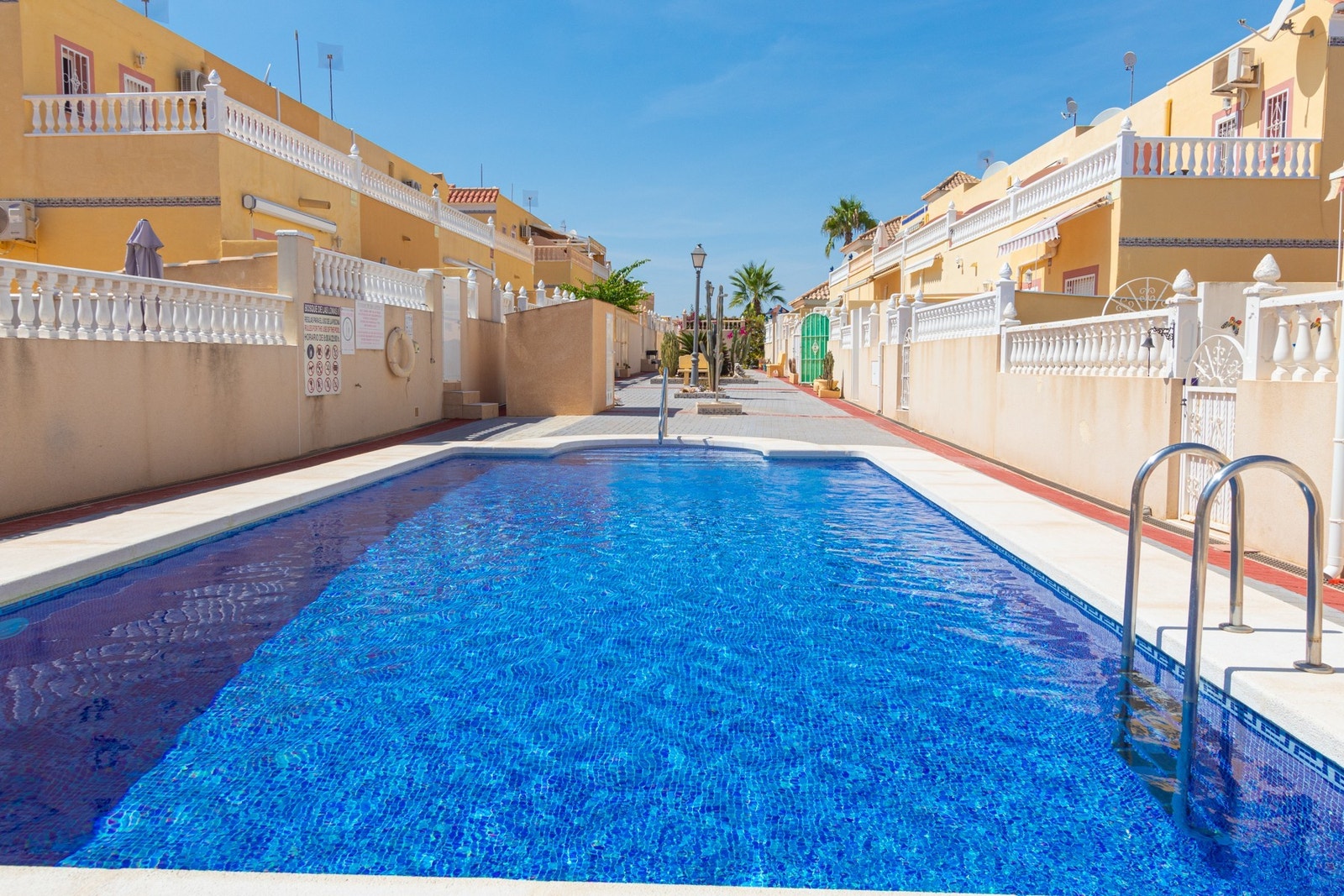 Spaniamegler1 har eget advokatkontor som sikrer kjøpsprosessen Galleribilde