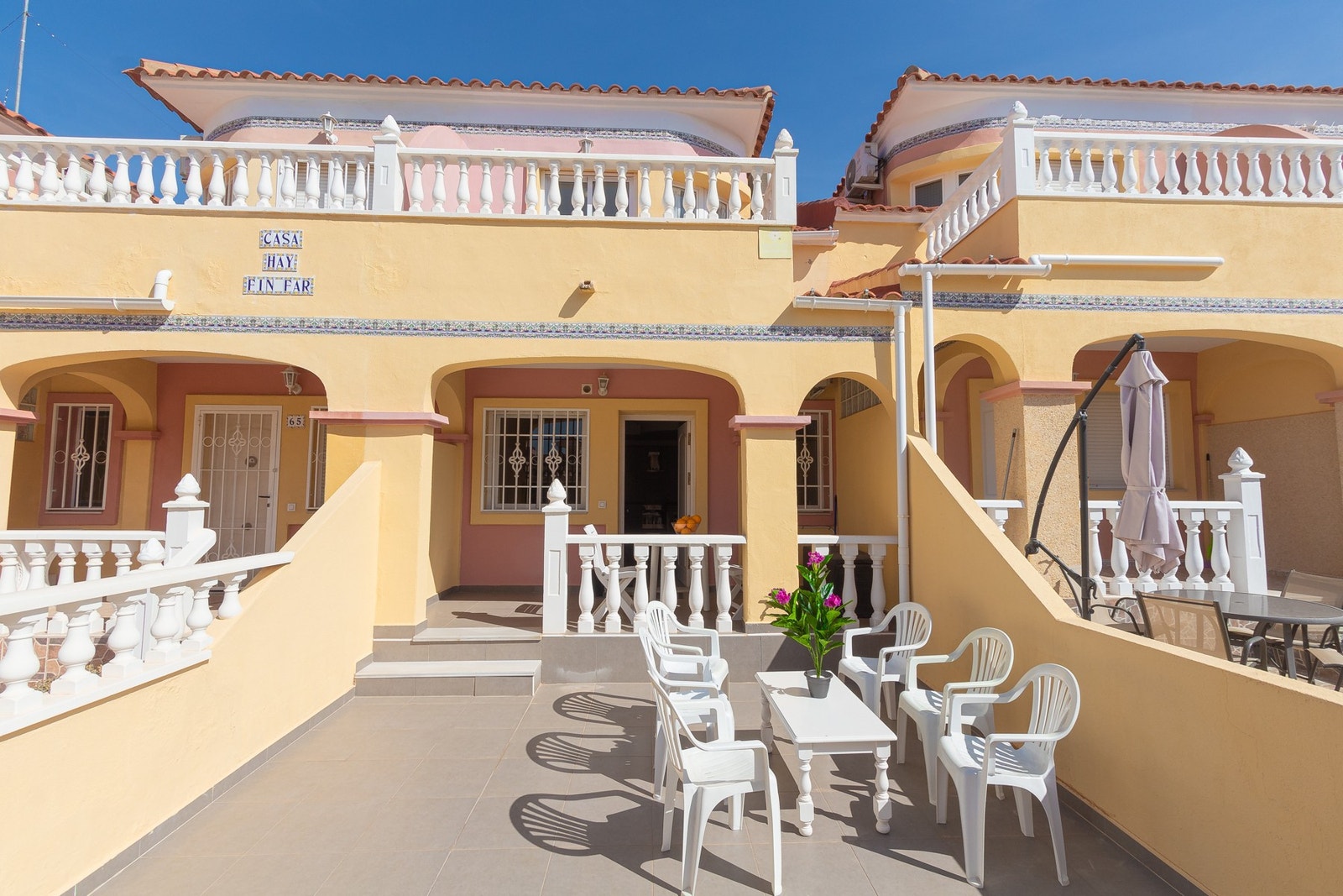 Spaniamegler1 har eget advokatkontor som sikrer kjøpsprosessen Galleribilde