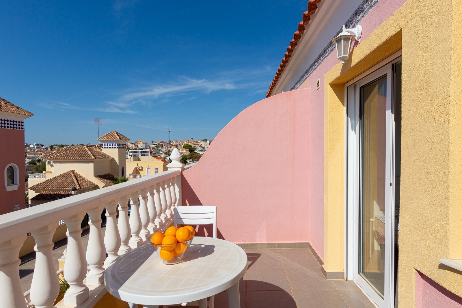 Spaniamegler1 har eget advokatkontor som sikrer kjøpsprosessen Galleribilde