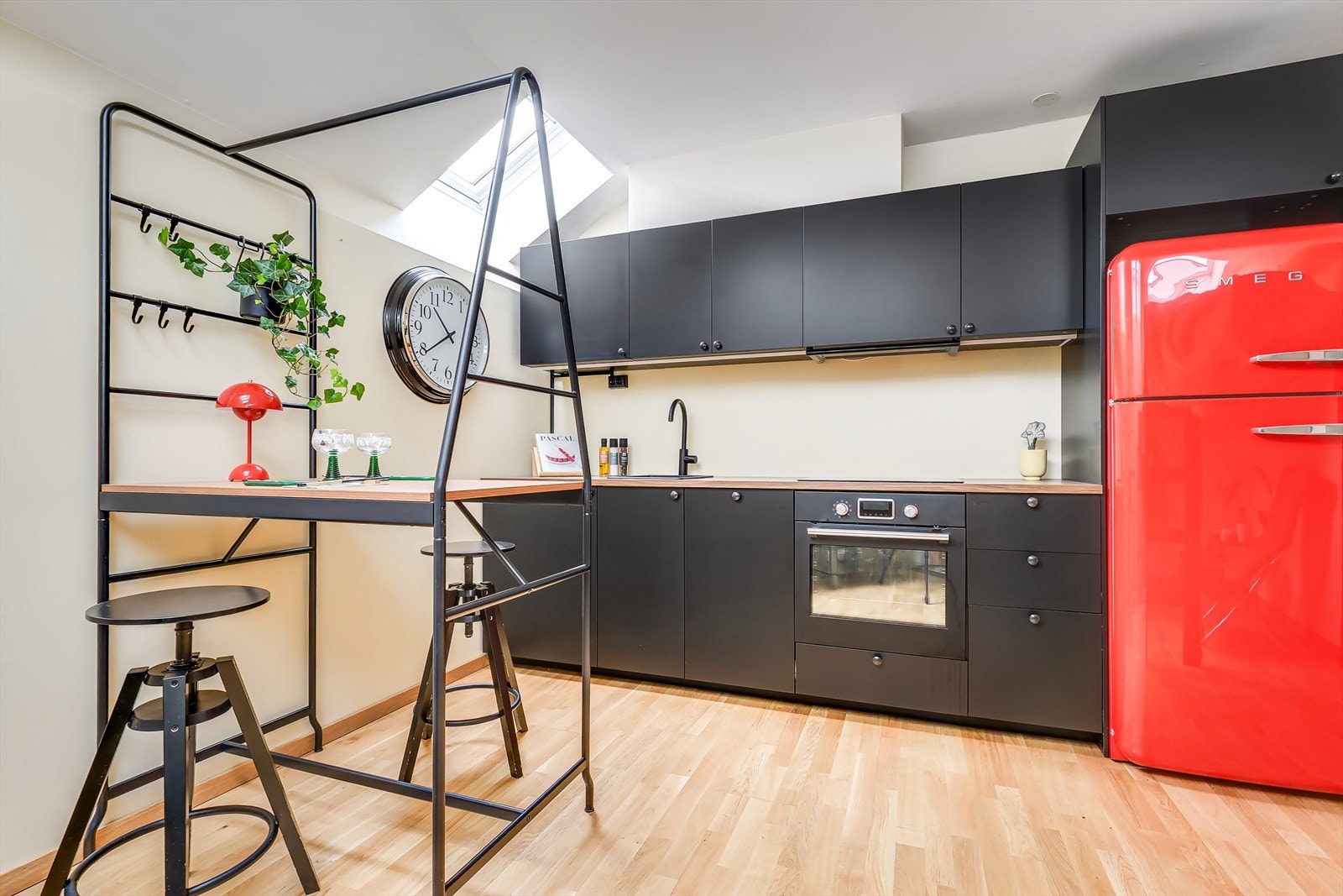 En unik og superkoselig 1-roms med hybeldel! Galleribilde