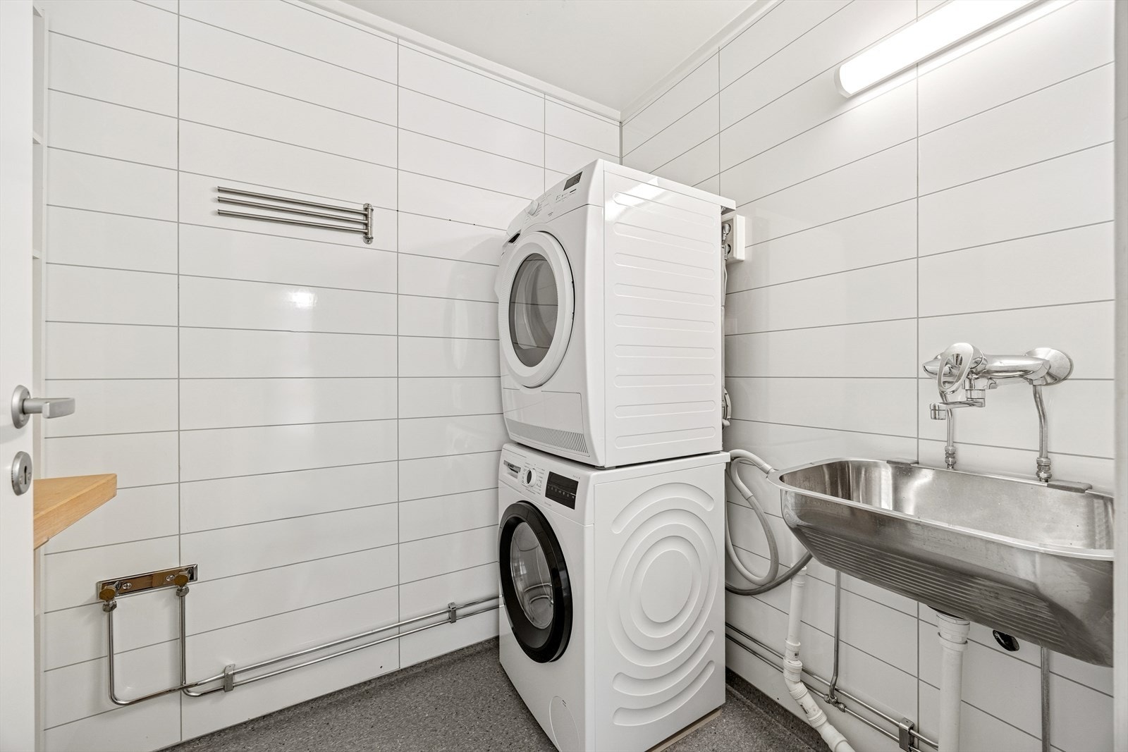 I 1. etasje har boligen et separat vaskerom fra 2016. Galleribilde