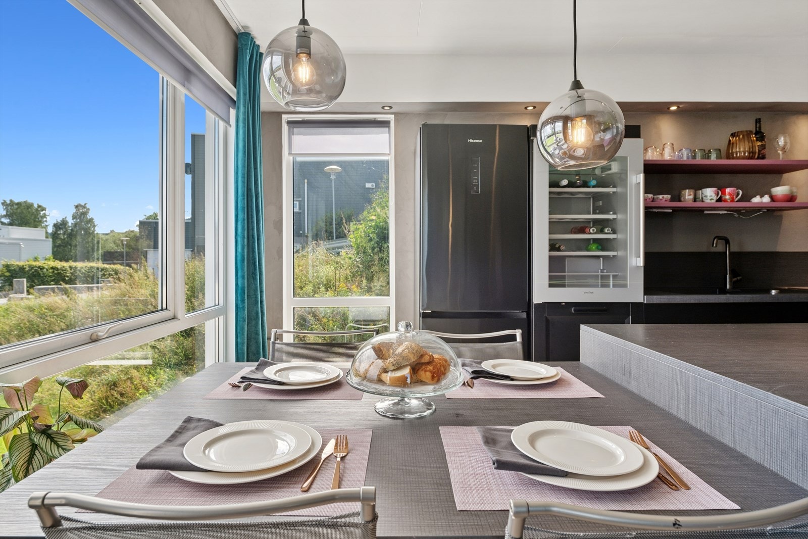 Samle familie/og eller venner rundt middagsbordet for et bedre måltid. Galleribilde