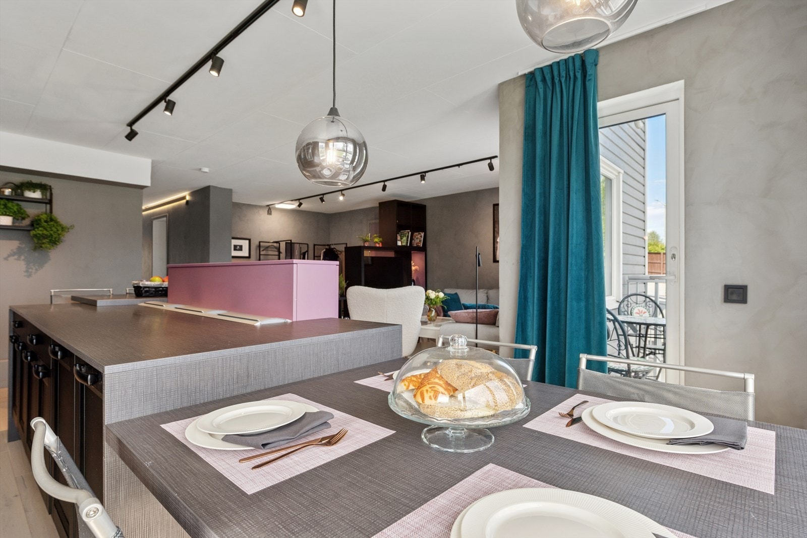 Spisegruppen tar plass i egen sone og inviterer til sosiale og hyggelige måltider. Galleribilde