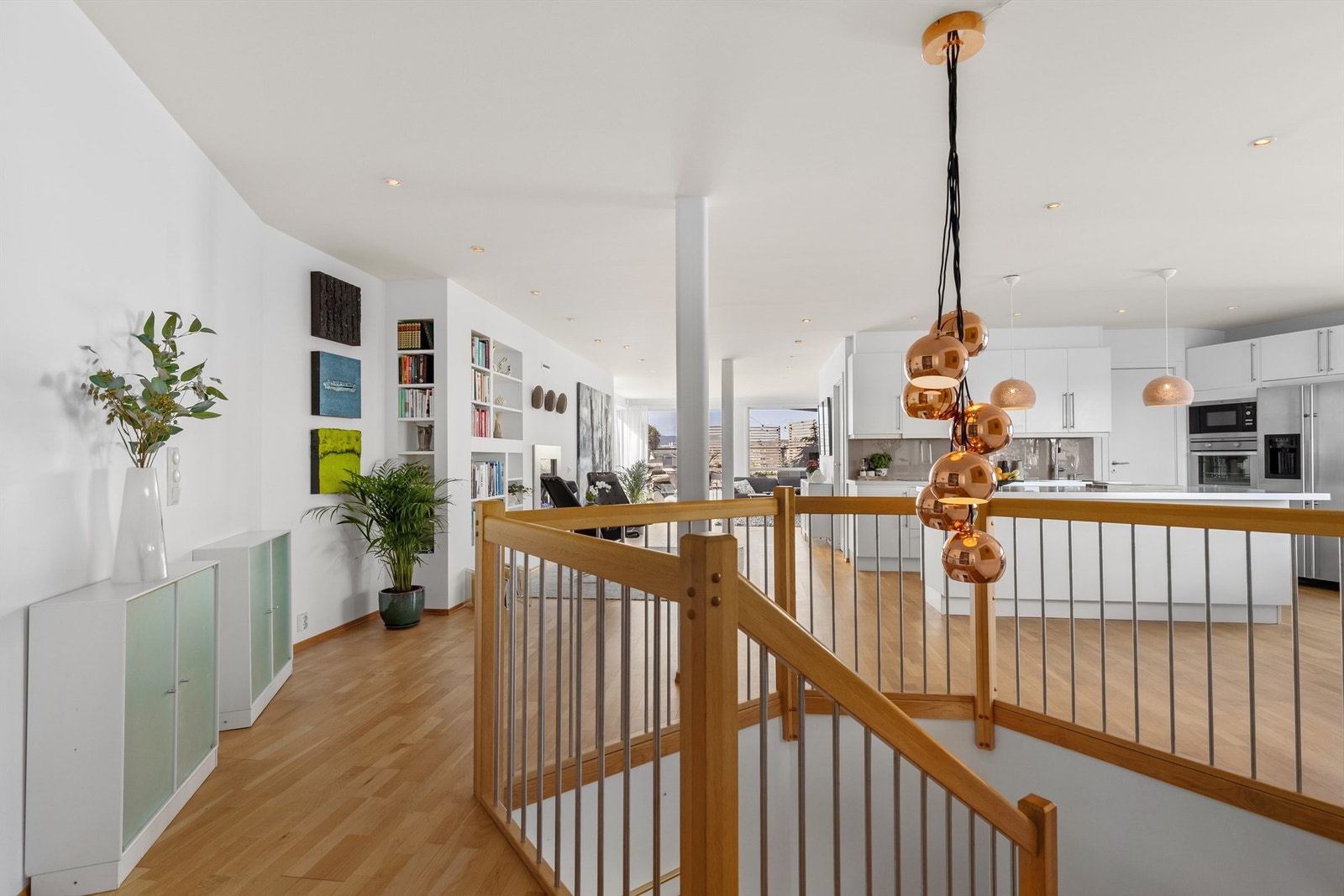 Leiligheten holder en lys og moderne standard Galleribilde