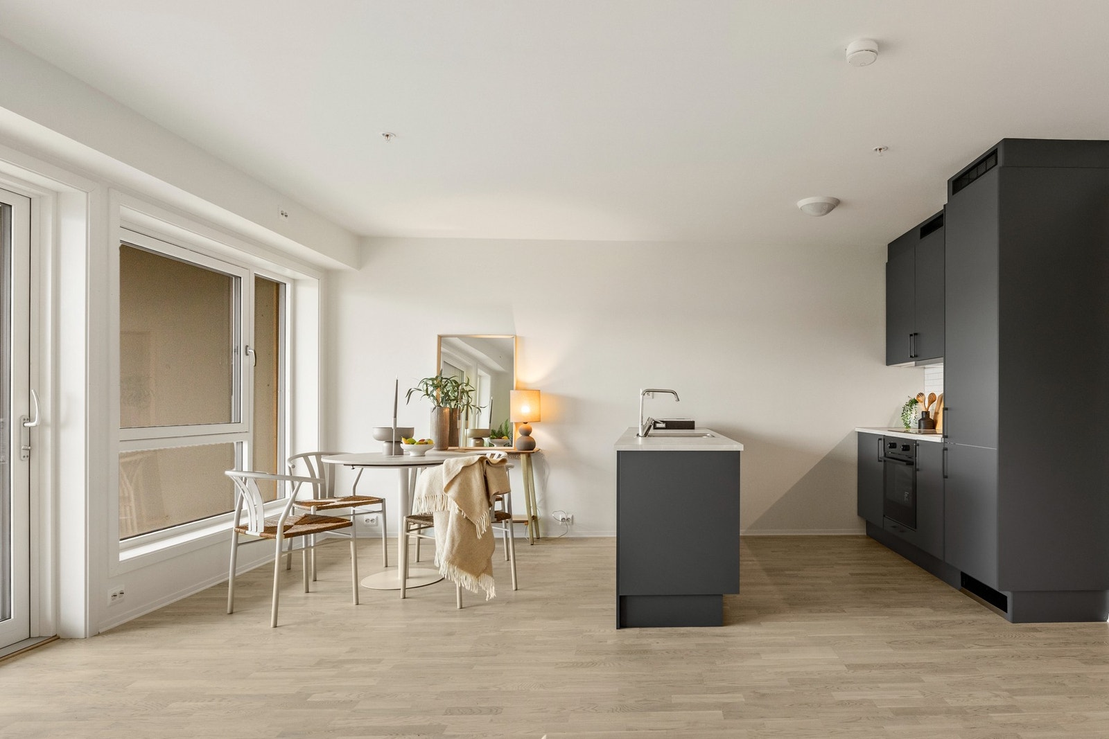 Leiligheten har delikate farge- og materialvalg! Galleribilde